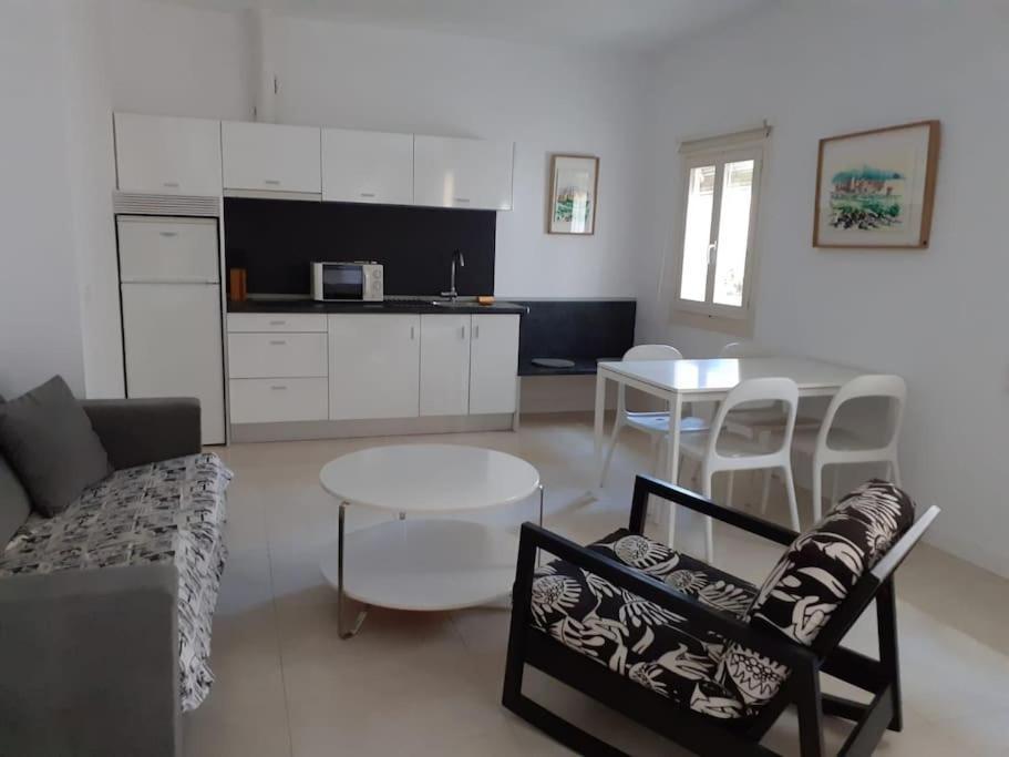 Cosy Flat / Literally At The Foot Of Alhambra Apartment Granada Bagian luar foto